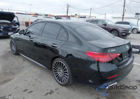 2024 Mercedes-Benz C 300 z USA, uszkodzony, nr VIN W1KAF4GB4RR209922